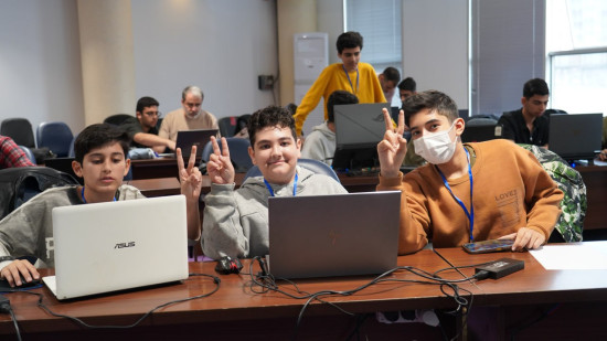 هکاتون بازی‌های جدی 1404 در گلستان به روایت تصویر