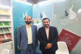 بازدید وزیر ارتباطات و فناوری اطلاعات از غرفه انتشارات بنیاد ملی بازیهای رایانهای در نمایشگاه کتاب
