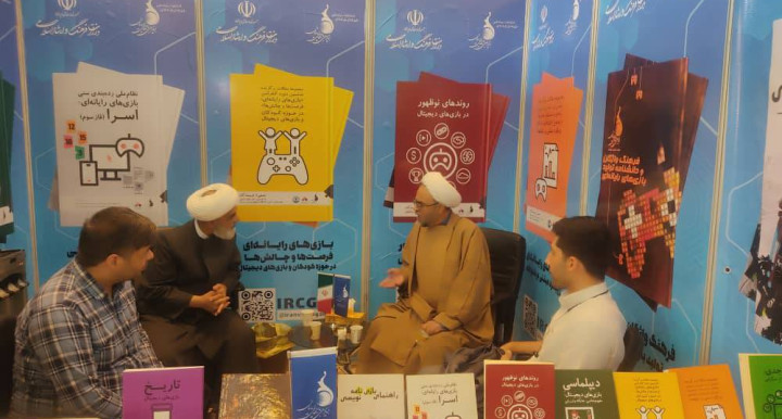 تأکید بر نقش تربیتی بازی‌ها در بازید مسئولان فرهنگی از غرفه بنیاد