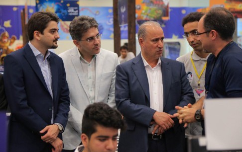 بازدید رئیس فدراسیون فوتبال از جام قهرمانان بازیهای ویدیویی