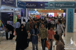 همراه با خانواده در نمایشگاه بازی های رایانه ای تهران
