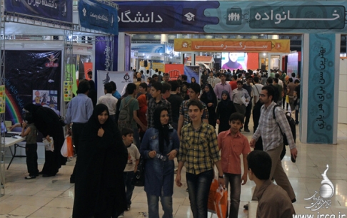 خانواده ها حضوری گسترده در نمایشگاه بازی های رایانه ای تهران دارند