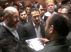 بازدید وزیر ارشاد و شهردار تهران از غرفه بنیاد ملی بازیهای رایانهای